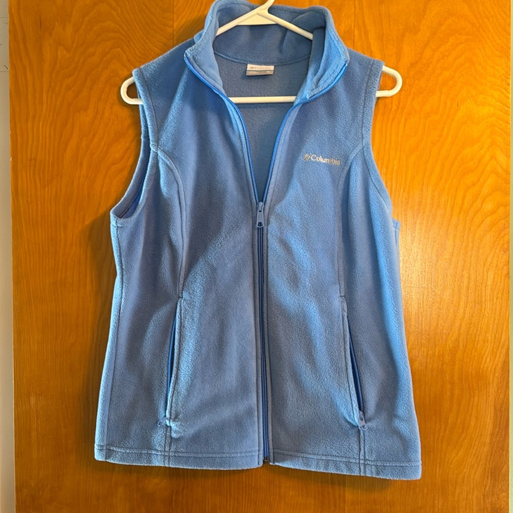 🐣Women’s Columbia Full-zip Fleece Vest with 2 zippered pockets & collar.